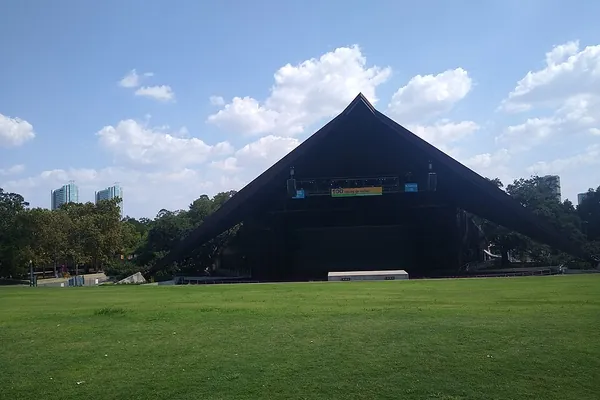 Miller Outdoor Theatre's big roof and lawn in Hermann Park